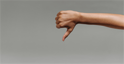 How should Experts disclose criticisms when they are frequently unaware of the outcome of the case?